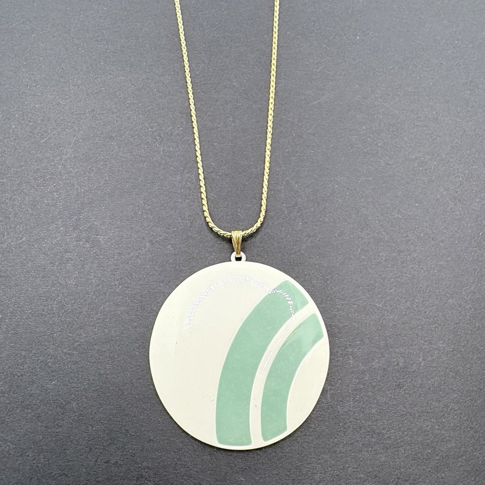 Vintage Crown Trifari Sage Green & White Disc Enamel Pendant‎ Necklace Geometric